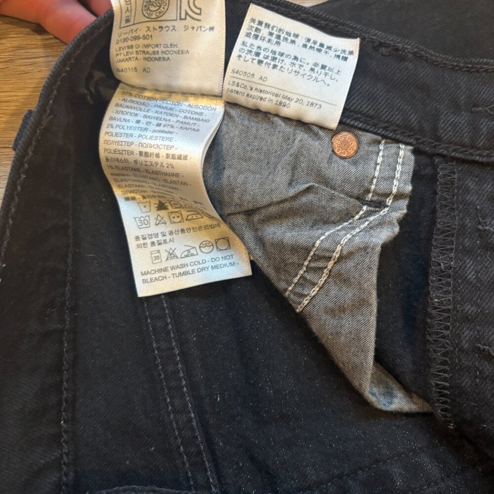 Levi's Women's Wedgie Straight Jeans Dark Black Size 26x26 - Picture 6 of 10